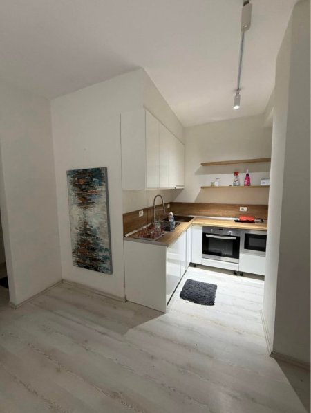 Tirane, jepet me qera apartament 2+1 Kati 2, 116 m² 600 € 