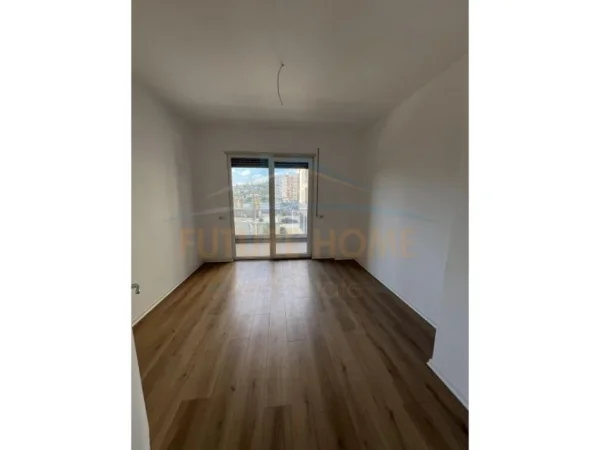 Tirane, shitet apartament 2+1+Ballkon Kati 1, 115 m² 155.000 € (Unaza E Re)
