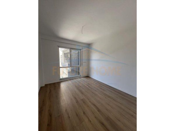 Tirane, shitet apartament 2+1+Ballkon Kati 1, 115 m² 155.000 € (Unaza E Re)