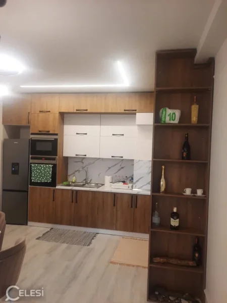 Tirane, jepet me qera apartament 2+1 , 123 m² 750 € (Rruga dibres)