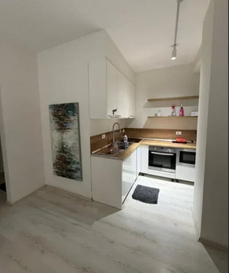 Tirane, jepet me qera apartament 2+1 Kati 1, 111 m² 600 € (KODRA E DIELLIT)