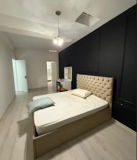 Tirane, jepet me qera apartament 2+1 Kati 1, 111 m² 600 € (KODRA E DIELLIT)