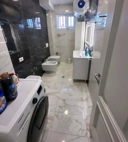 Tirane, shitet apartament 2+1 Kati 4, 73 m² 165.000 € (Rr Bardhyl)