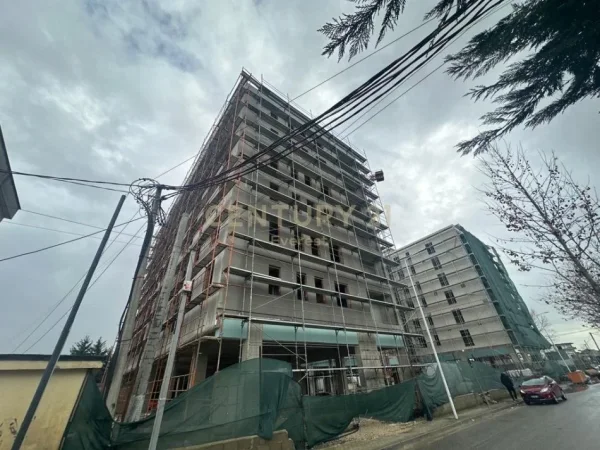 Tirane, shitet apartament 1+1+Ballkon Kati 6, 65 m² 54.000 € (Kamez)