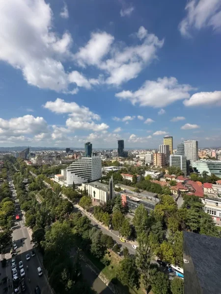 Tirane, shitet apartament 2+1 Kati 19, 144 m² 650.000 € (Bulevardi Bajram Curri)