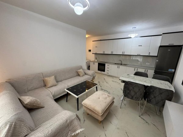 Tirane, jepet me qera apartament 2+1 Kati 4, 100 m² 