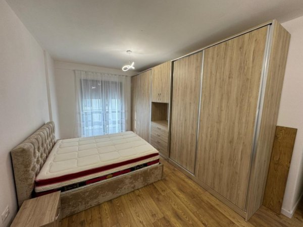 Tirane, jepet me qera apartament 2+1 Kati 4, 100 m² 