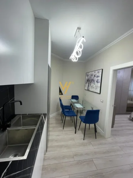 Tirane, jepet me qera apartament 2+1+Ballkon Kati 4, 75 m² 800 € (RRUGA E KOSOVAREVE)
