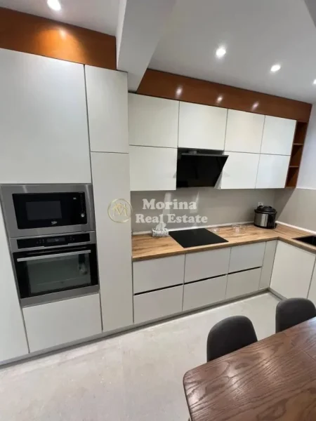 Tirane, jepet me qera apartament 2+1 Kati 1, 95 m² 650 € (Don Bosko)