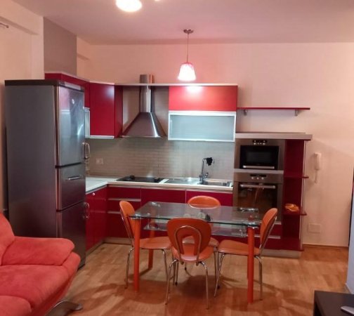 Tirane, jepet me qera apartament 1+1 Kati 4, 65 m² 600 € (21 Dhjetori)