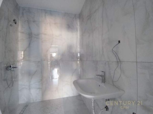 Tirane, shitet apartament 2+1+BLK Kati 8, 111 m² 148.000 Euro (Kongresi i Manastirit)