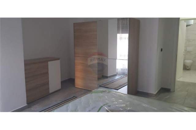 Tirane, jepet me qera apartament 2+1+BLK Kati 2, 101 m² 480  (Rruga e Dibres)