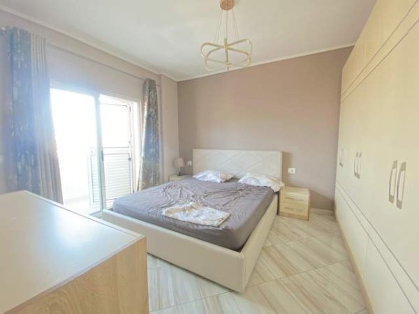 Tirane, jepet me qera apartament 2+1+BLK Kati 9, 85 m² 800 Euro (Rruga Myslym Shyri)