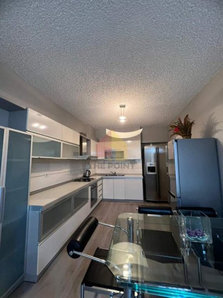 Tirane, jepet me qera apartament 3+1+BLK Kati 3, 100 m² 800 Euro (Rruga e Kosovareve)