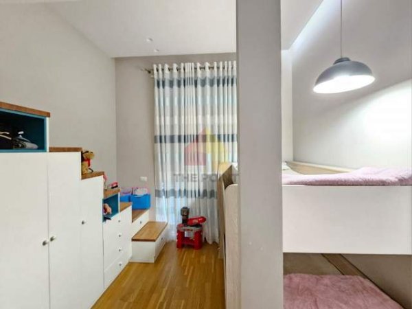 Tirane, jepet me qera apartament 2+1+BLK Kati 0, 175 m² 850 Euro (Rruga Kodra e Diellit)