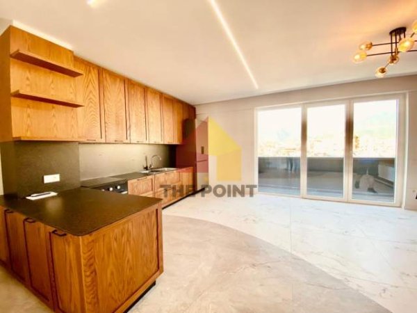 Tirane, jepet me qera apartament 3+1+BLK Kati 4, 122 m² 1.500 Euro (Ruga e Durresit)