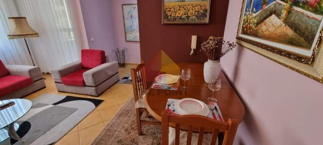 Tirane, jepet me qera apartament 1+1+BLK Kati 8, 70 m² 700 Euro (Rruga e Kosovareve)