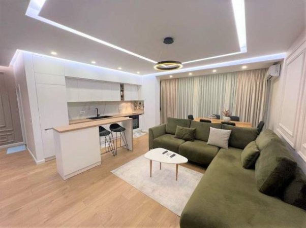 Tirane, shes apartament 2+1 120 m² 155.000 Euro (Fresku tek Kompleksi i Tom Doshit)