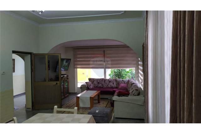 Tirane, jepet me qera Vile 3+1 Kati 0, 130 m² 600 Euro (Selite)