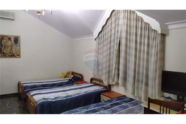 Tirane, jepet me qera Vile 3+1 Kati 0, 130 m² 600 Euro (Selite)