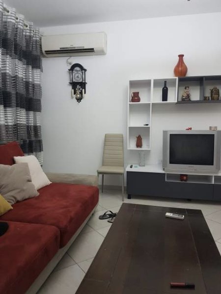 Tirane, jepet me qera apartament 1+1+BLK Kati 4, 35.000 Leke, Tek KMY prane palettes Unik