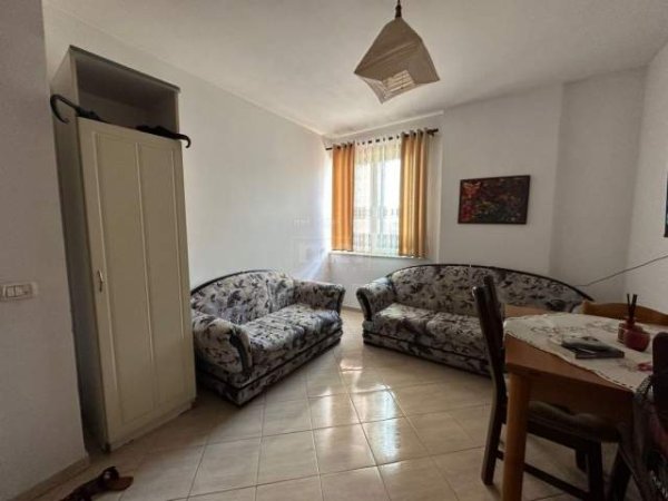 Tirane, jepet me qera apartament 1+1+BLK Kati 6, 50 m² 390 Euro (Selvia)