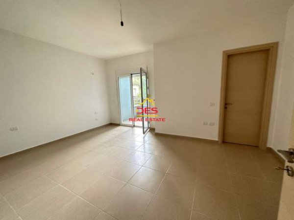 Vlore, shitet apartament 132 m² 1.200 Euro/m2 (Rruga Dhimiter Konomi, Vlore)