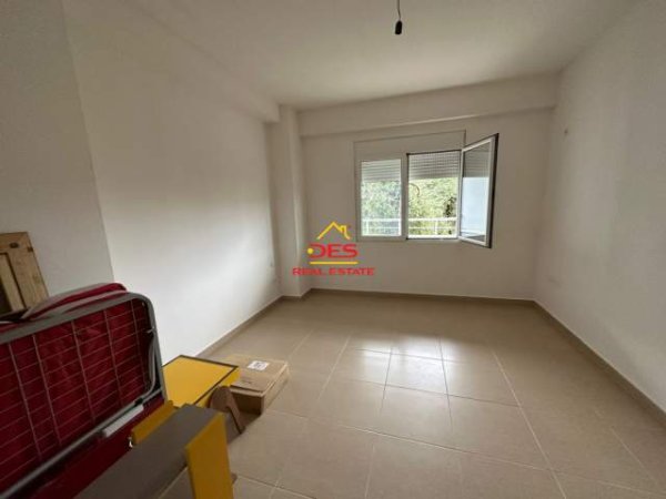 Vlore, shitet apartament 132 m² 1.200 Euro/m2 (Rruga Dhimiter Konomi, Vlore)