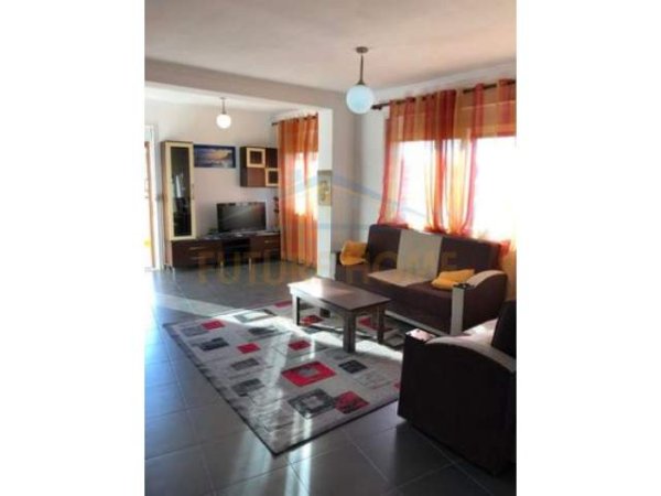 Tirane, jepet me qera apartament Kati 7, 145 m² 400 Euro (YZBERISHT)