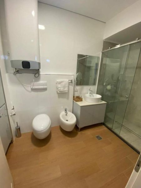 Tirane, jepet me qera apartament 2+1+A+BLK Kati 7, 101 m² 700 Euro (Tish Dahia)