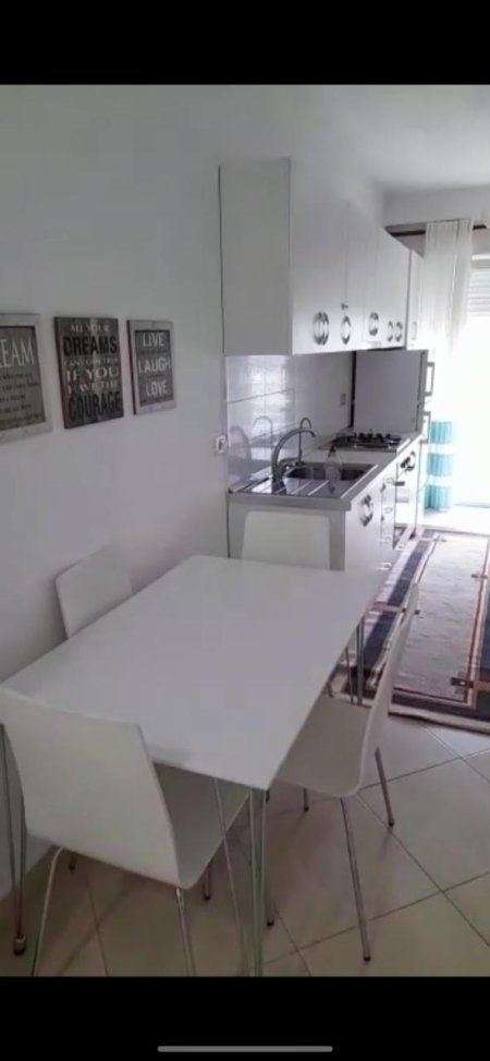 Tirane, jepet me qera apartament 1+1+BLK Kati 3, 63 m² 38.000 Leke (KOPSHTI BOTANIK)