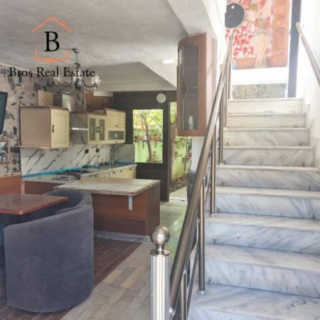 Tirane, jepet me qera apartament duplex Dublex 150 m² 400 Euro