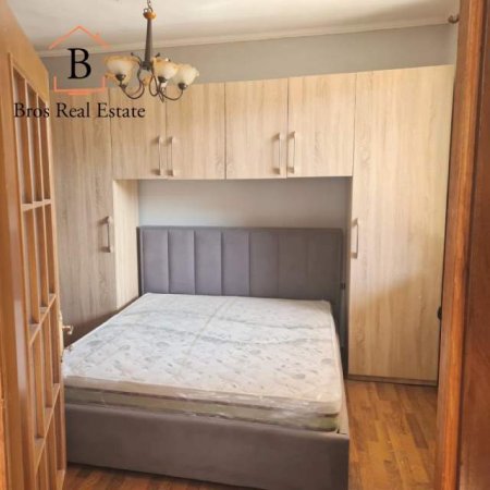Tirane, jepet me qera apartament duplex Dublex 150 m² 400 Euro