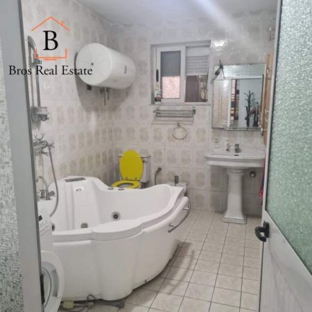 Tirane, jepet me qera apartament duplex Dublex 150 m² 400 Euro