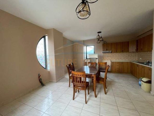 Tirane, shitet apartament Kati 12, 160 m² 210.000 Euro (ISH STACIONI I TRENIT) UNA31791