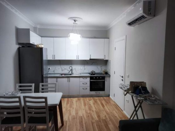 Tirane, jepet me qera apartament 1+1+BLK Kati 3, 70 m² 430 Euro (fusha e aviacionit)