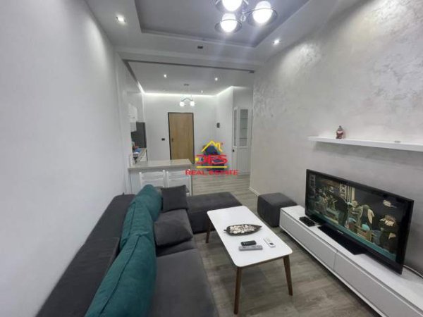 Vlore, shitet apartament 2+1+BLK 114 m² 150.000 Euro (Rruga Dhimiter Konomi, Vlore)