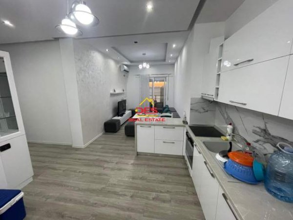 Vlore, shitet apartament 2+1+BLK 114 m² 150.000 Euro (Rruga Dhimiter Konomi, Vlore)