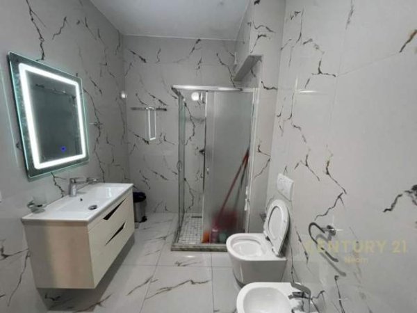 Tirane, jepet me qera apartament 2+1+BLK Kati 2, 86 m² 600 Euro (Kopshti Botanik Zoologjik)