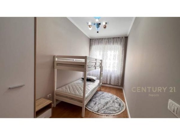 Tirane, jepet me qera apartament 2+1+BLK Kati 2, 86 m² 600 Euro (Kopshti Botanik Zoologjik)