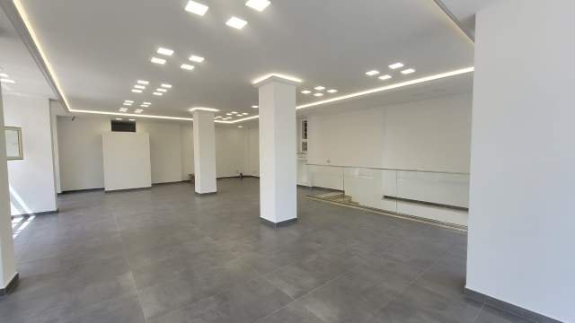 Durres, jepet me qera ambjent biznesi Kati 2, 130 m² 600 Euro (Rr. Anastas Durrsaku, 100m nga amfiteatri)