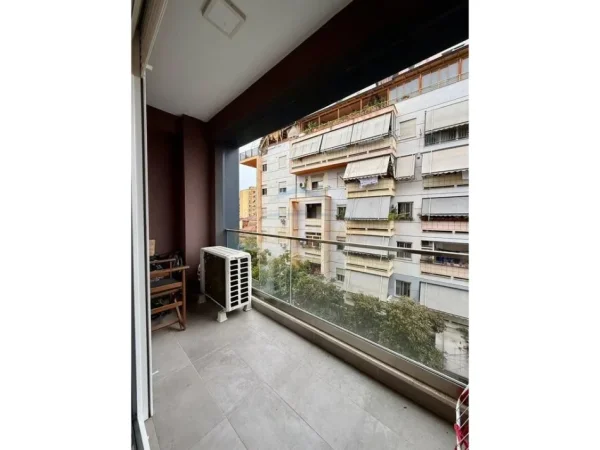 APARTAMENT 2+1 PER SHITJE , RRUGA E BARRIKADAVE