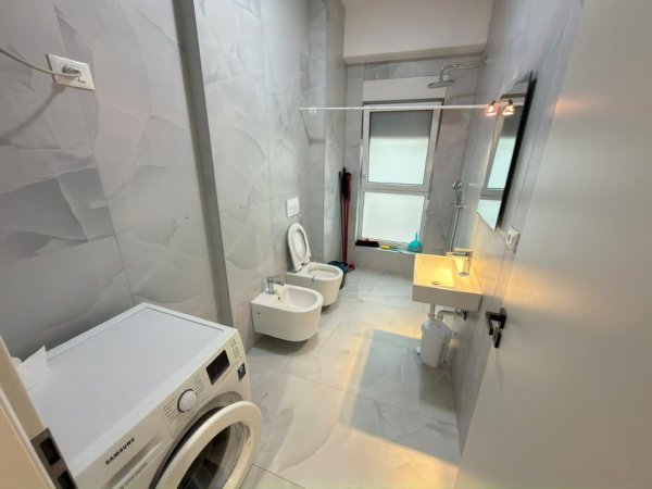 Tirane, jepet me qera apartament 1+1 Kati 5,