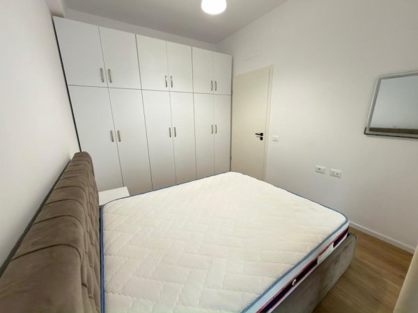 Tirane, jepet me qera apartament 1+1 Kati 5,