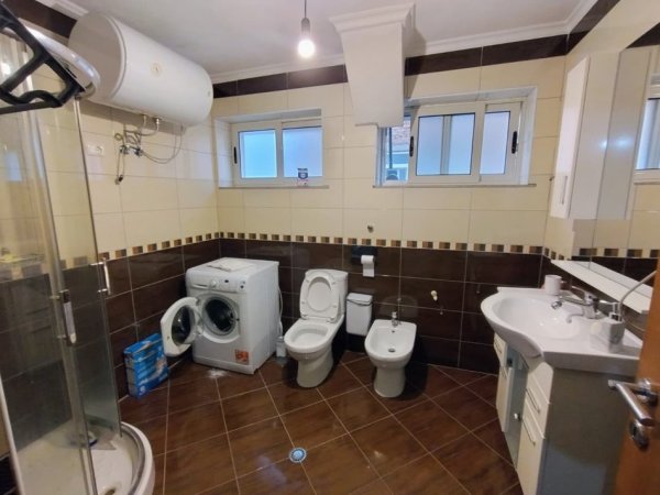 Durres, jepet me qera apartament 2+1+Ballkon Kati 3, 90 m² 500 € (Bulevardi, Dyrrah,Durres)