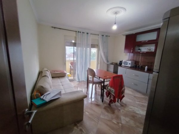 Durres, jepet me qera apartament 2+1+Ballkon Kati 3, 90 m² 500 € (Bulevardi, Dyrrah,Durres)