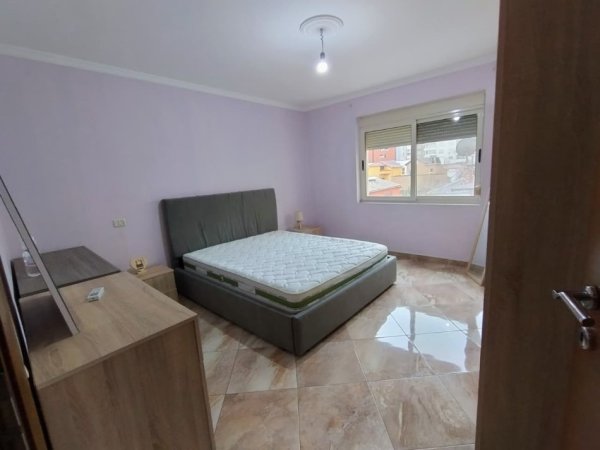 Durres, jepet me qera apartament 2+1+Ballkon Kati 3, 90 m² 500 € (Bulevardi, Dyrrah,Durres)