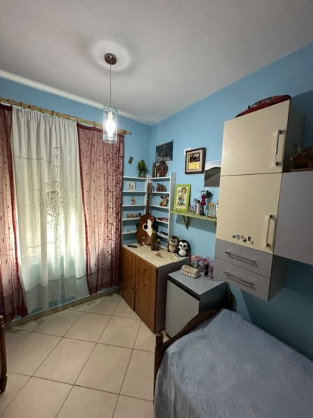 Tirane, shitet apartament 2+1+Ballkon Kati 4, 85 m² 195.000 € (Zogu i Zi)