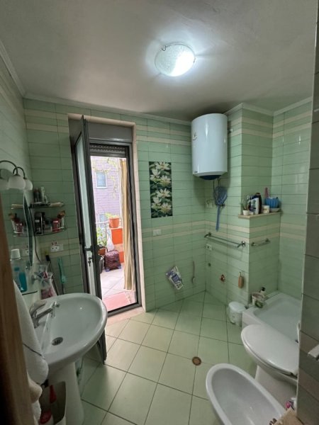 Tirane, shitet apartament 2+1+Ballkon Kati 4, 85 m² 195.000 € (Zogu i Zi)