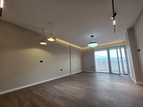 Tirane, shitet apartament 2+1 , 101 m² 255.000 € (Komuna e Parisit)